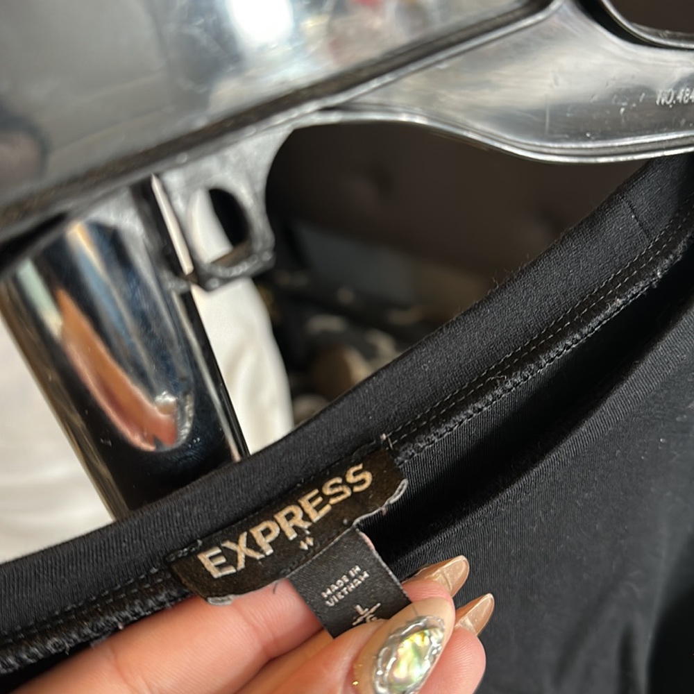 EXPRESS BLACK-LONG SLEEVE